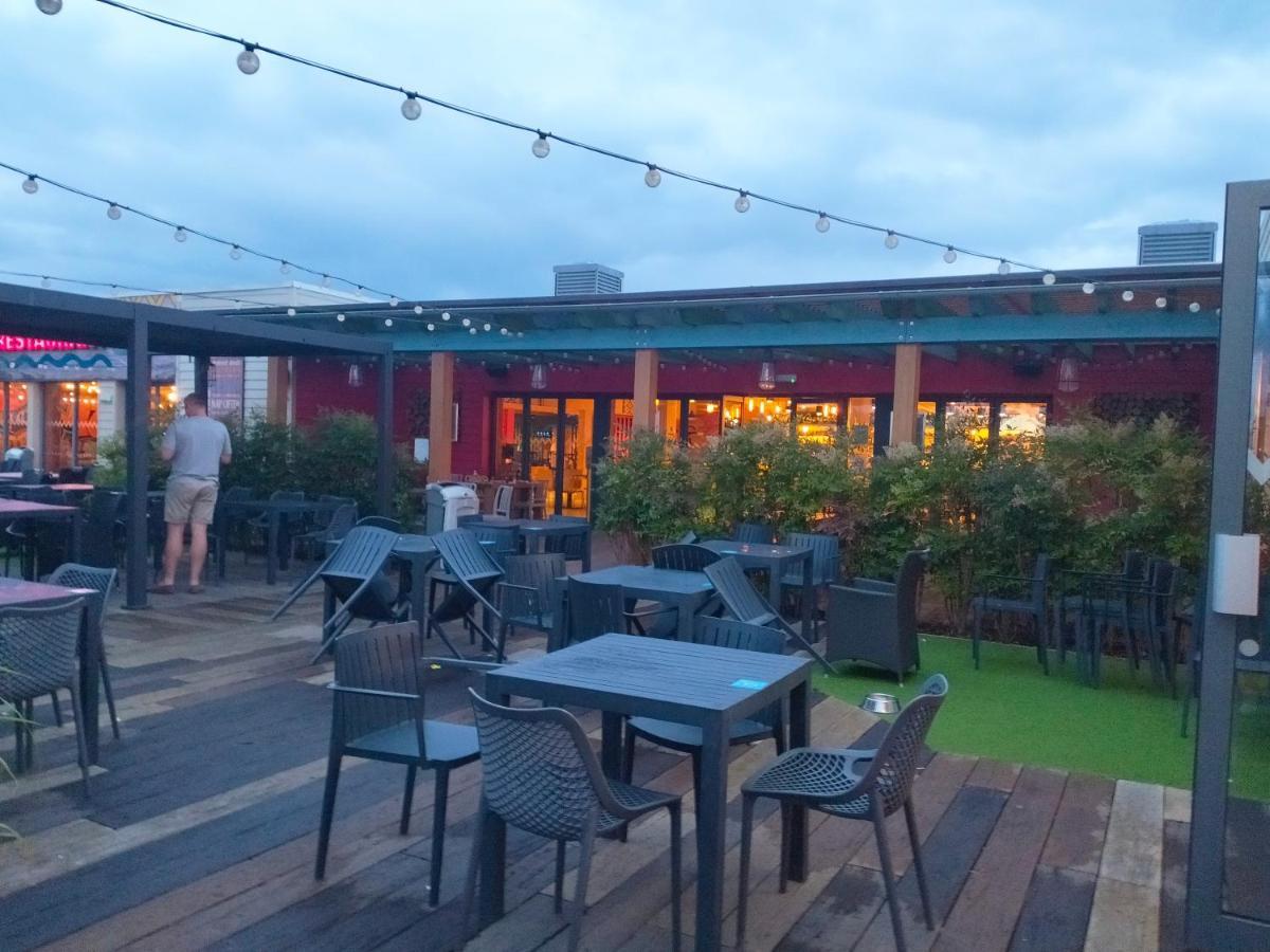 Seascape - Blue Dolphin Holiday Park Gristhorpe Exterior foto